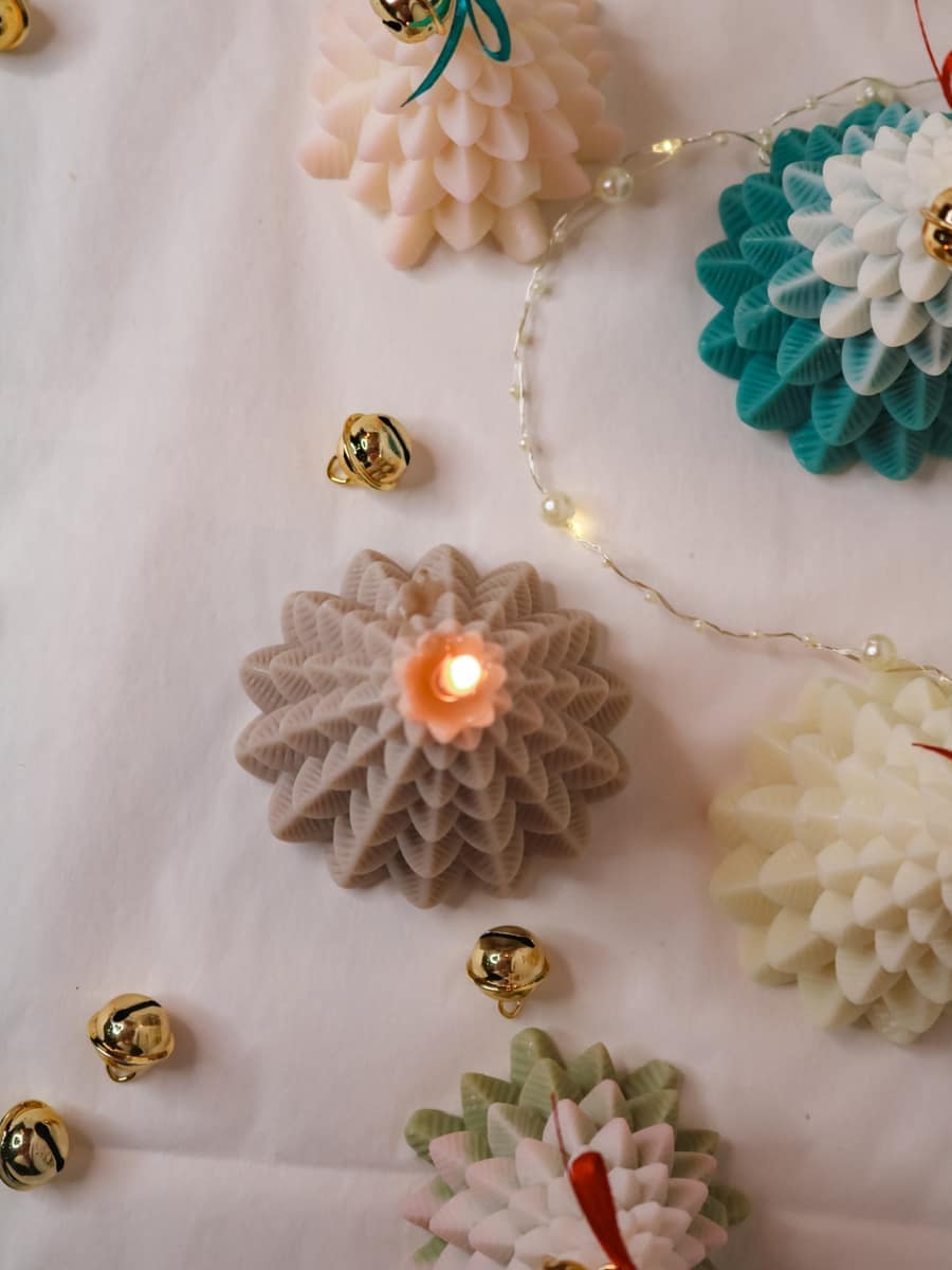 Classical Christmas Tree - imagine 2